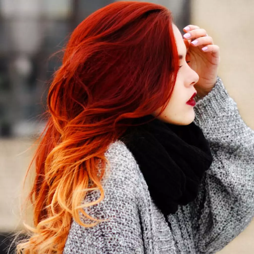 Warna apa yang cocok untuk rambut merah? 66 foto nuansa apa yang pergi ke gadis berambut merah dengan Karium dan Green? Kombinasi warna yang cocok dalam pakaian 3591_59