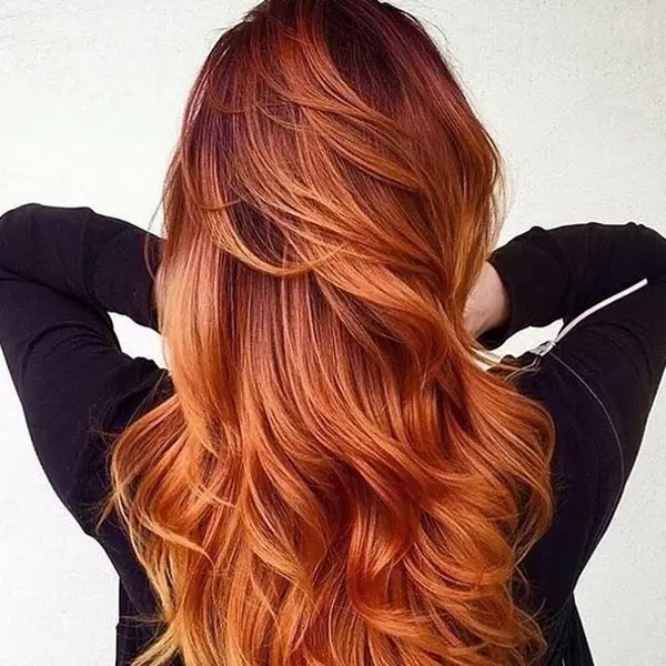 Jaké barvy jsou vhodné pro červené vlasy? 66 fotografií Jaké odstíny jdou do rusovlasých dívek s Karium a Greeny? Vhodné kombinace barev v oděvu 3591_62