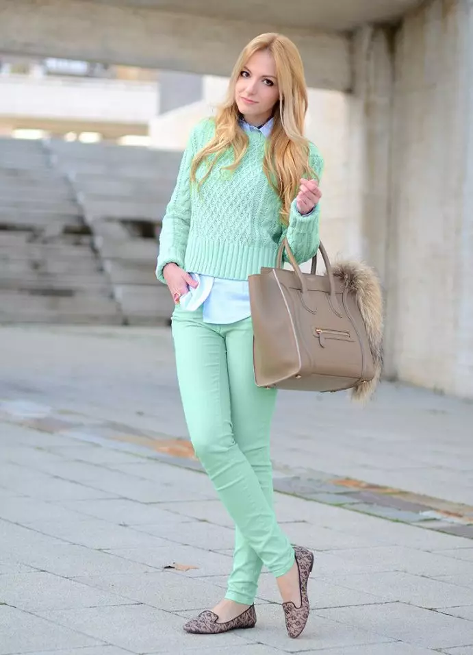 Colors combined with mint color in clothing (59 photos): What is the harmony of the color of mint and who he goes, how to wear it with a gentle blue 3598_30
