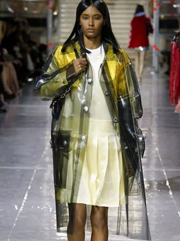 Raincoat transparente (21 fotos): vinilo e outros modelos 360_16