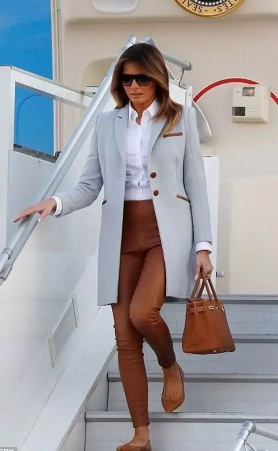 Melania Style Trump (50 Foto): Pakaian Wanita Pertama AS, Gambar dan Pakaian Terbaik 3613_35