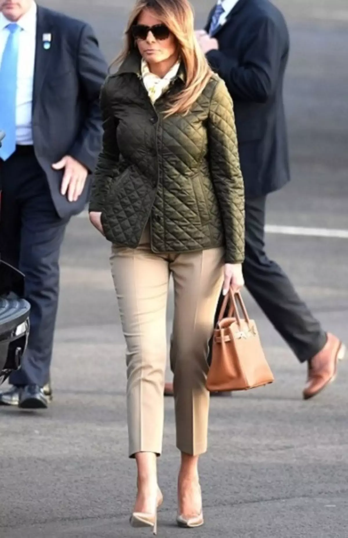 Melania Style Trump (50 Fotoğraf): ABD'nin İlk Bayan Giysileri, En İyi Görüntüler ve Kıyafetler 3613_4