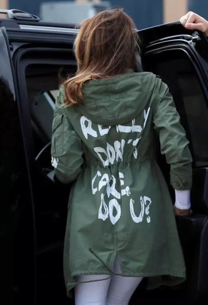 Melania Style Trump (50 Mga Litrato): Ang una nga sinina sa Lady sa USA, labing maayo nga mga imahe ug mga outfits 3613_8