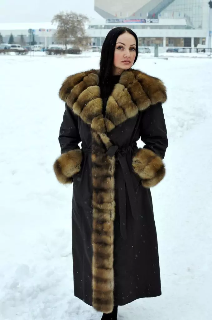 Пальто з соболем (33 фото): жіноче пальто з соболиним коміром