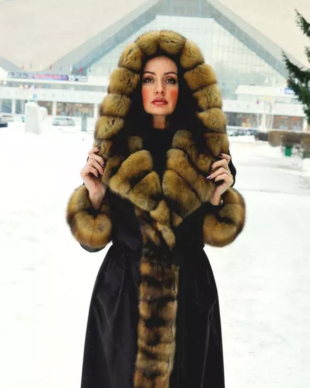 מעיל עם סייבל (33 תמונות): מעיל נשים עם צווארון 361_3