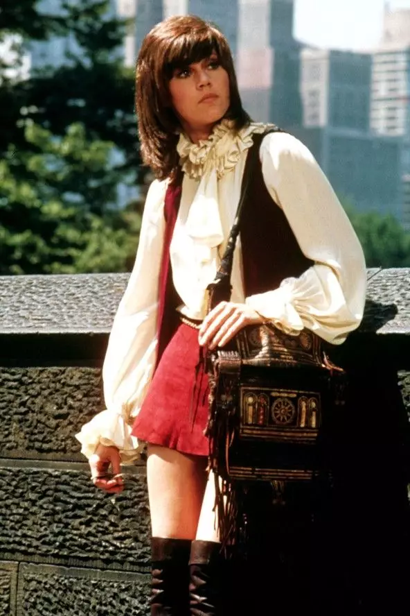 70-ųjų stilius (59 nuotraukos): drabužiai moterims ir vyrams. Suknelės, makiažas, akiniai ir kiti priedai jaunų mergaičių stiliaus 70s. Paruošti vaizdai 3634_3