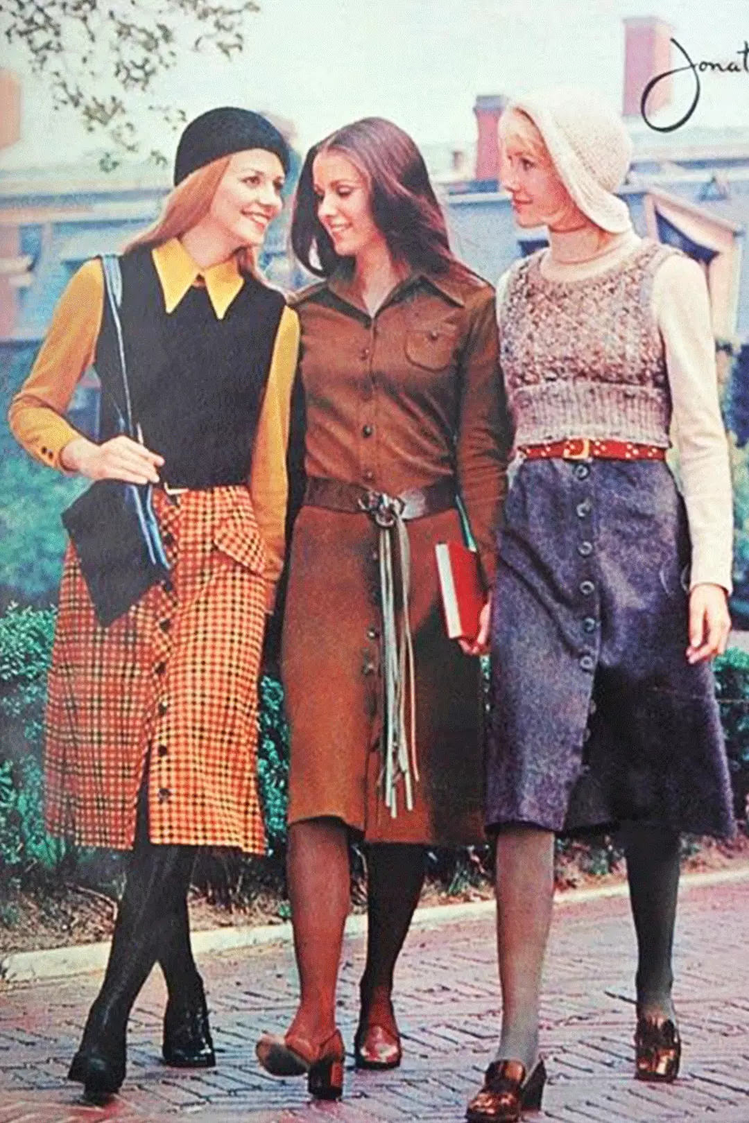 70-luvun tyyli (59 kuvaa): Vaatteet naisille ja miehille. Mekot, meikki, lasit ja muut nuorten tyttöjen lisävarusteet tyyli 70s. Valmiskuvat 3634_31