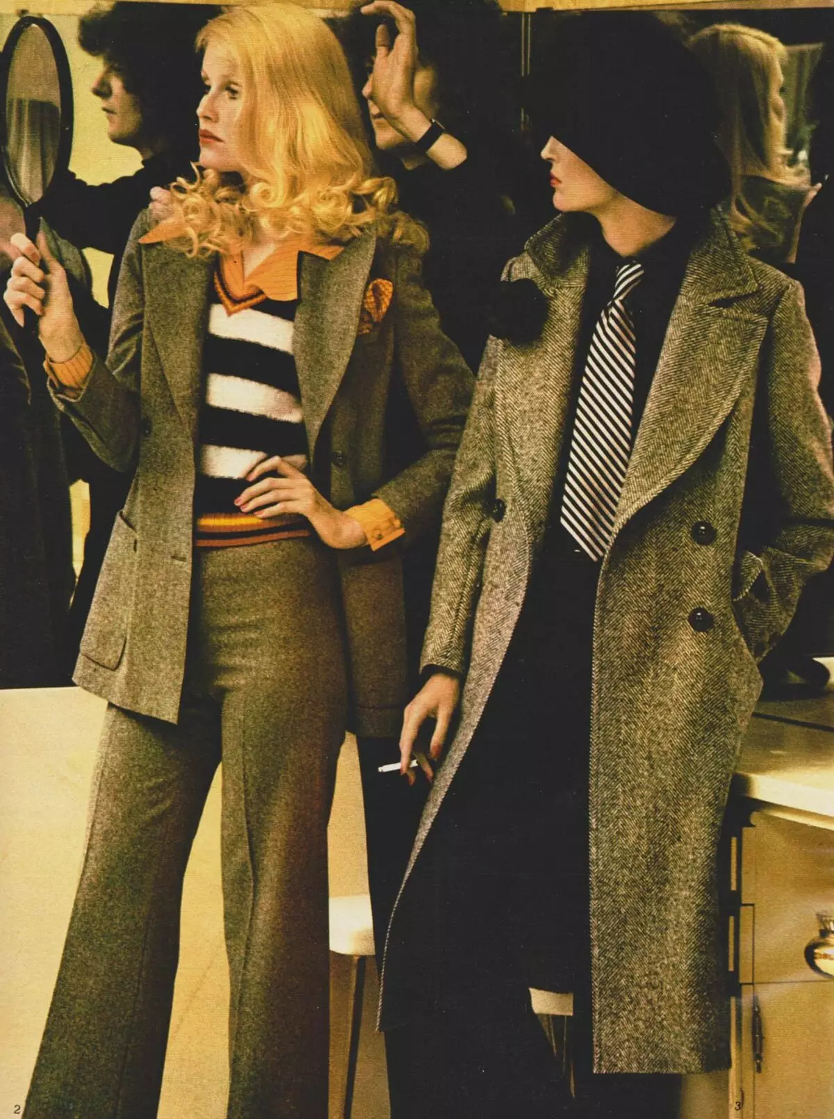 70年代的风格（59张照片）：女性和男性的衣服。适用于70多岁的年轻女孩的连衣裙，化妆，眼镜和其他配件。准备好图像 3634_4