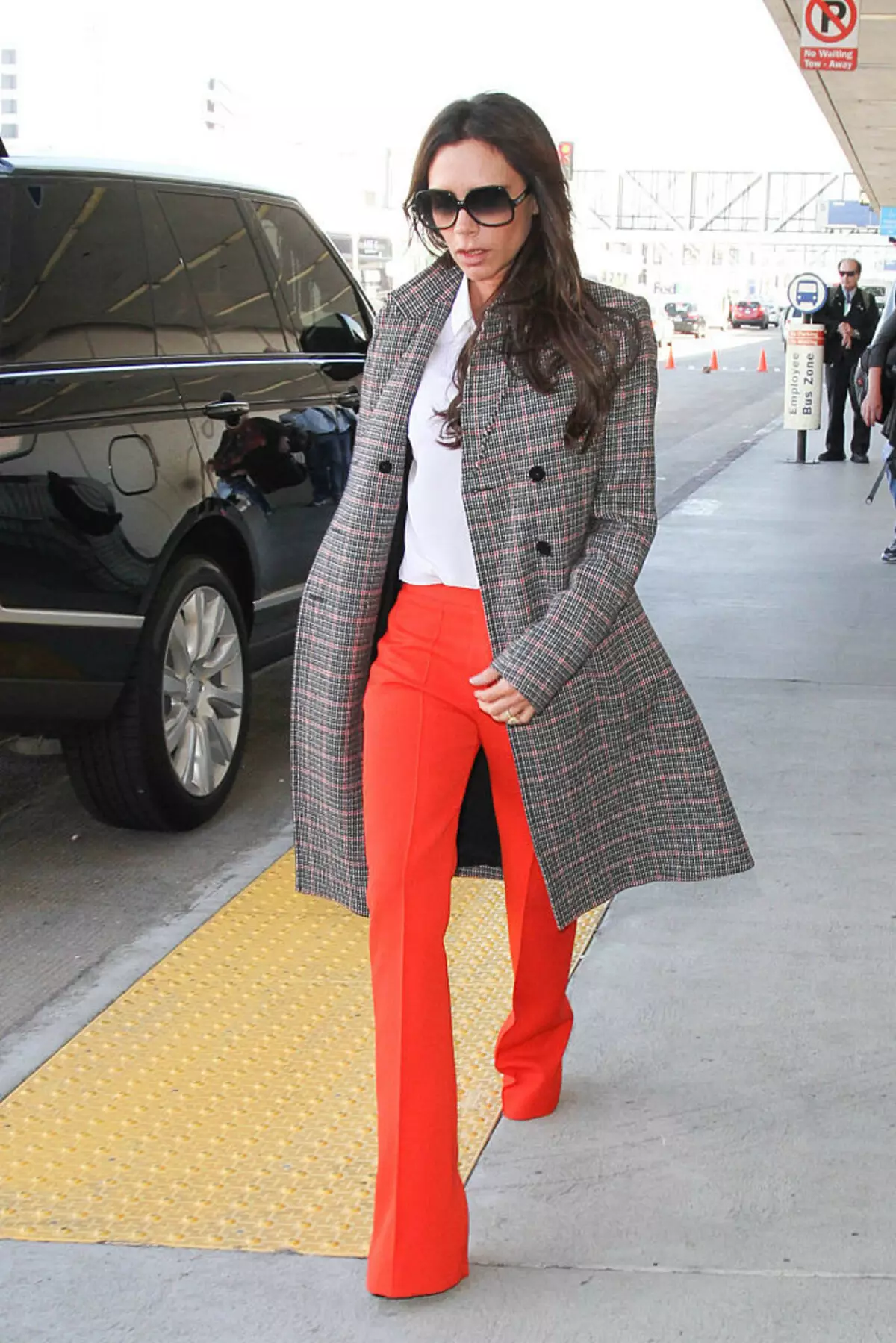 Victoria Beckham gaya: baju dina kahirupan sapopoe sarta pihak. Singer gaya jalan na gambar na pangalusna 3636_28