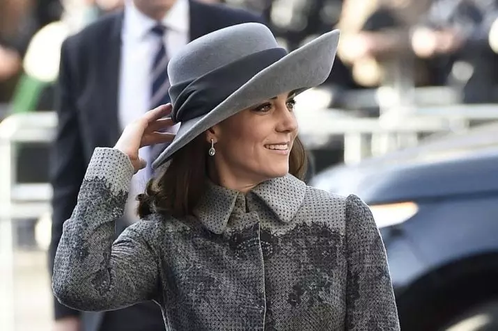Gaya Kate Middleton (60 Foto): Klambi ing saben dinten, gaya kawinan lan sore Gaya Ikon Gaya 3652_2