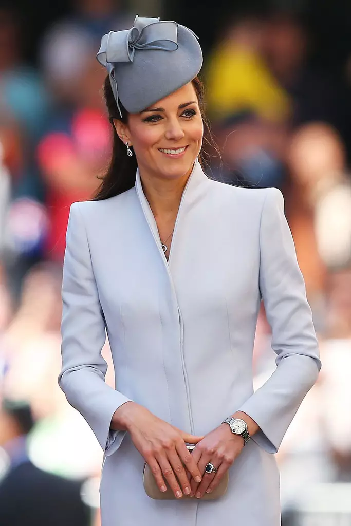 Kate Middleton Style (60 sary): akanjo amin'ny fiainana andavanandro, ny mariazy sy ny akanjo fitafiana amin'ny hariva 3652_34