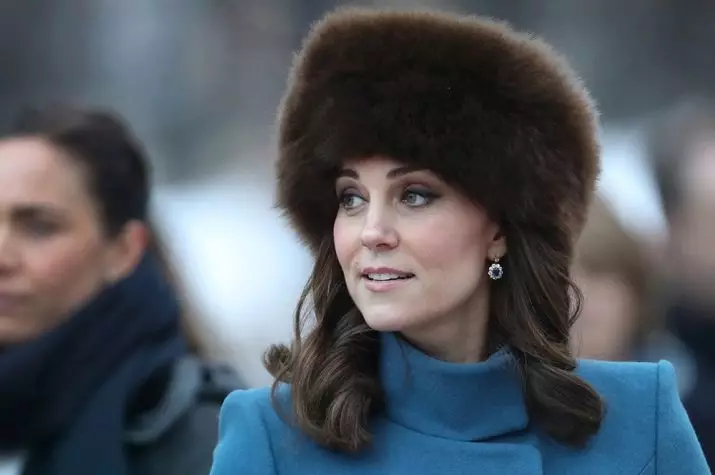 Kate Middleton Style (60 foto): Rrobat në jetën e përditshme, dasma dhe veshjet e mbrëmjes ikonat 3652_36