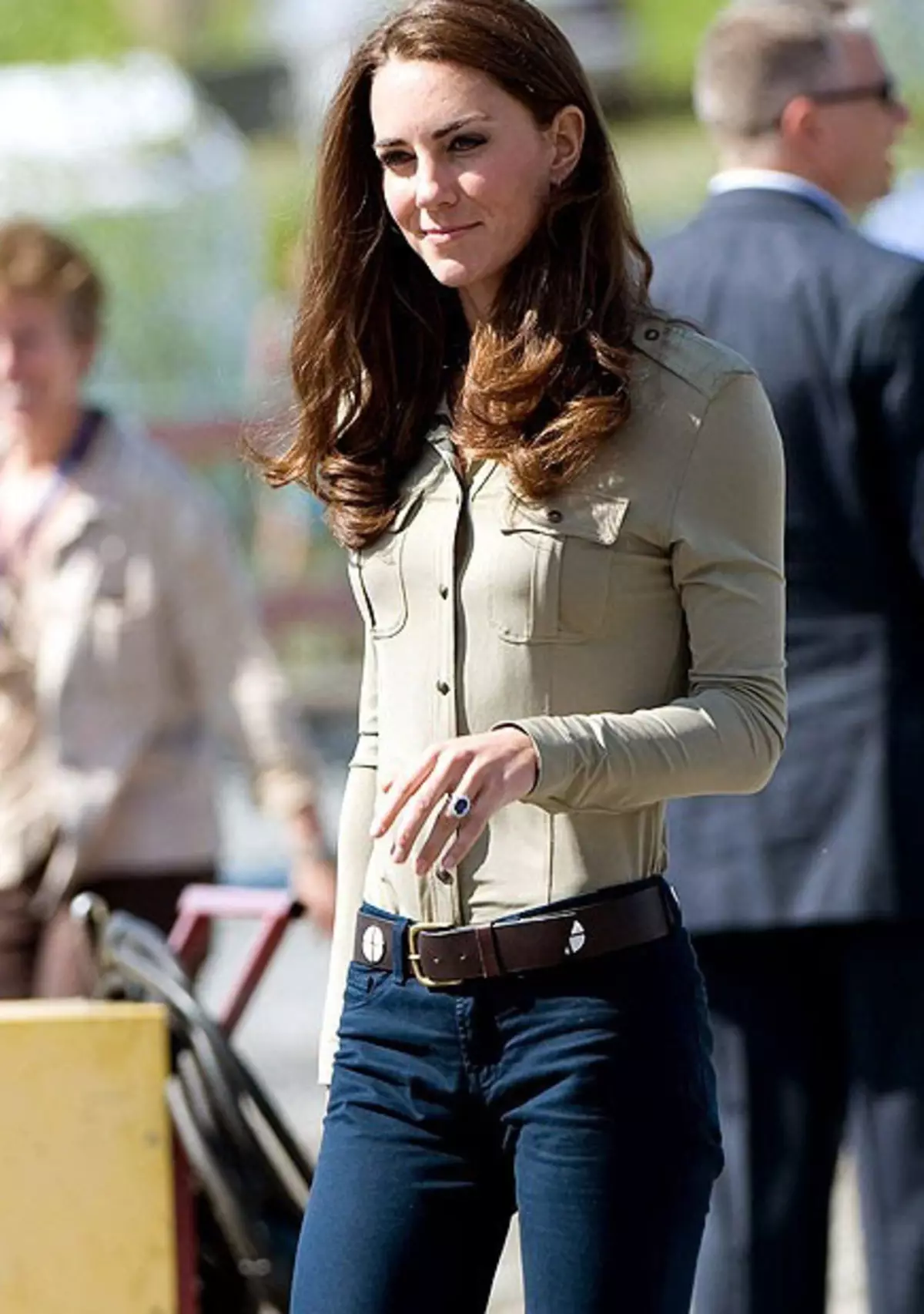 สไตล์ Kate Middleton (60 รูป): เสื้อผ้าในชีวิตประจำวันชุดไอคอนงานแต่งงานและชุดราตรี 3652_55
