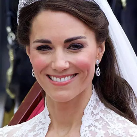 Gaya Kate Middleton (60 Foto): Klambi ing saben dinten, gaya kawinan lan sore Gaya Ikon Gaya 3652_59