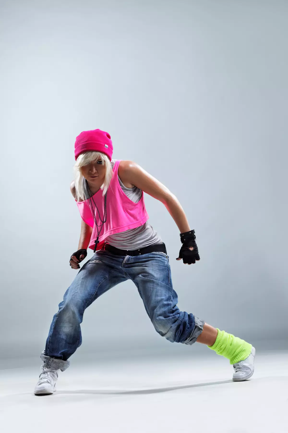 Hip-hop slog v oblačilih (32 fotografij): Ustvarite garderobo za dekleta in najstnice 3664_16