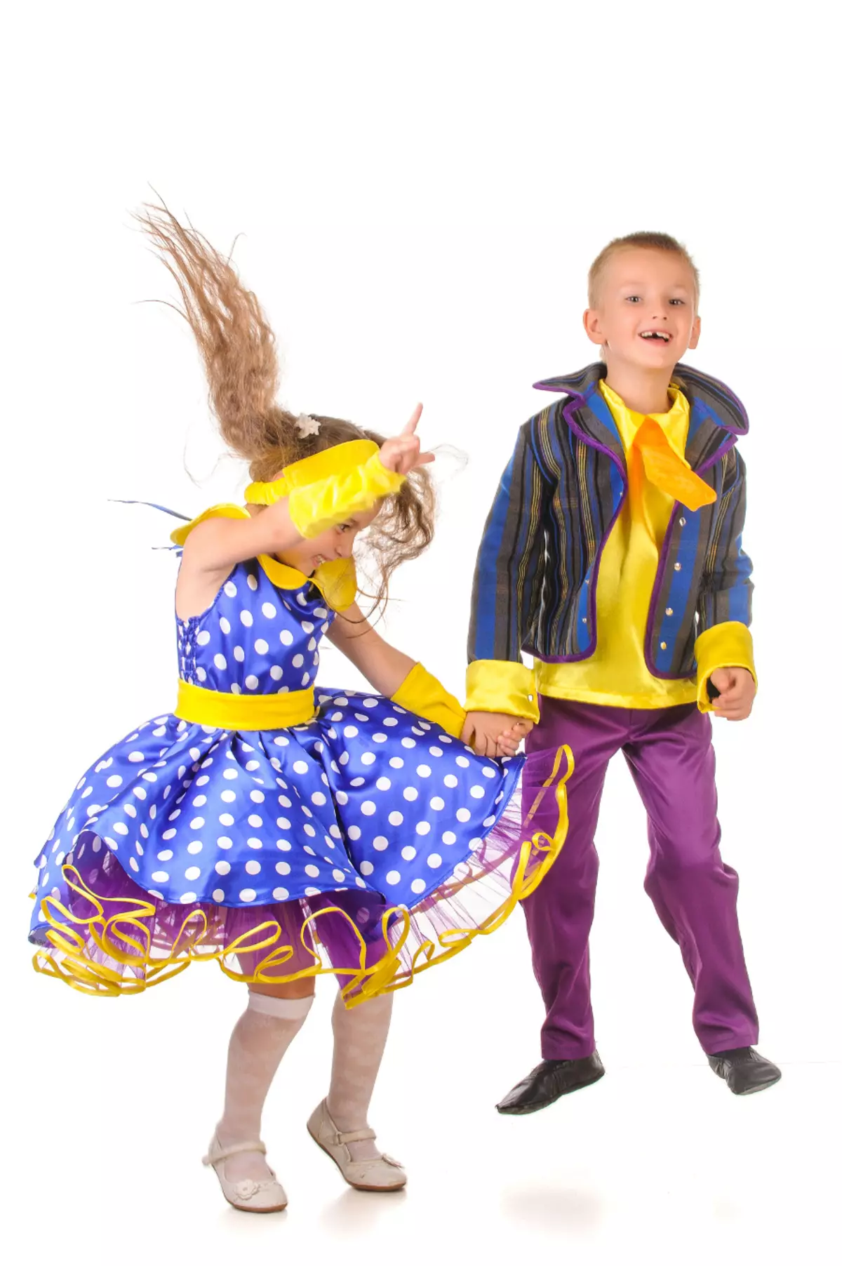 मुलांसाठी शैली: शैली (3 9 फोटो): एक फॅशनेबल शरारती शैलीतील मुलींसाठी आणि मुलांसाठी कपडे 3665_16
