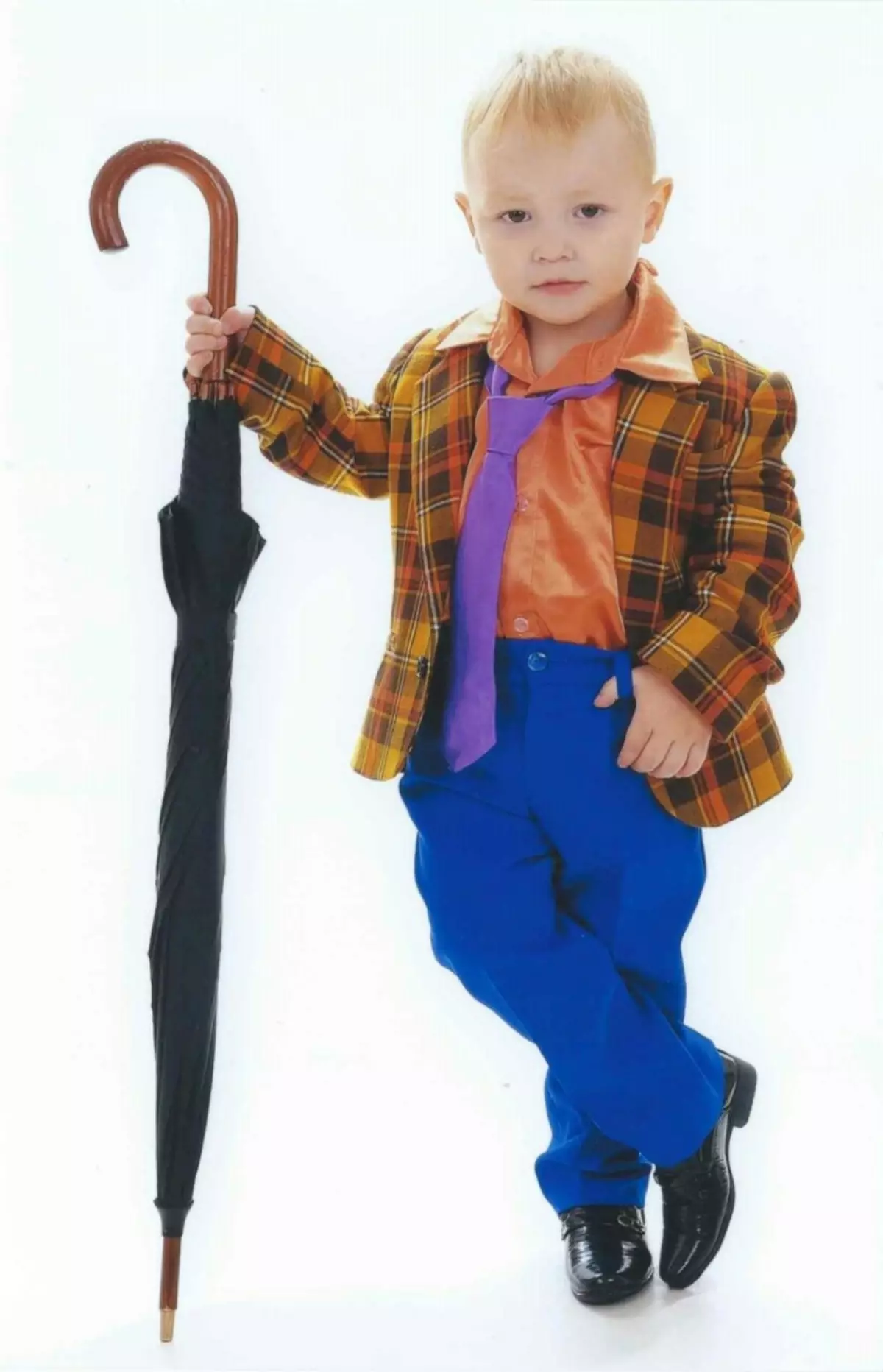બાળકો માટે પ્રકાર: સ્ટાઇલ (39 ફોટા): ફેશનેબલ તોફાની શૈલીમાં કન્યાઓ અને છોકરાઓ માટે કપડાં 3665_32