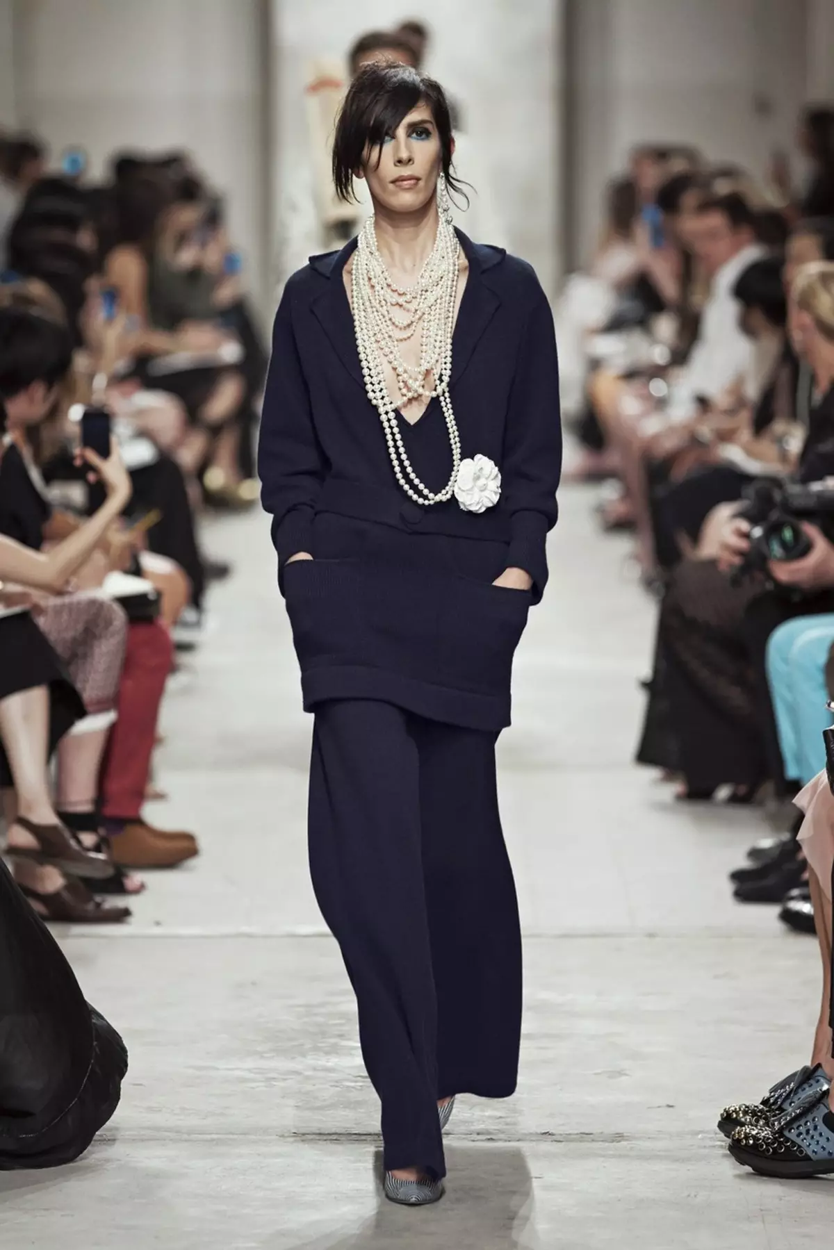 Coco Chanel Style v foto oblekah (82 fotografij): Značilnosti in značilnosti 3677_12