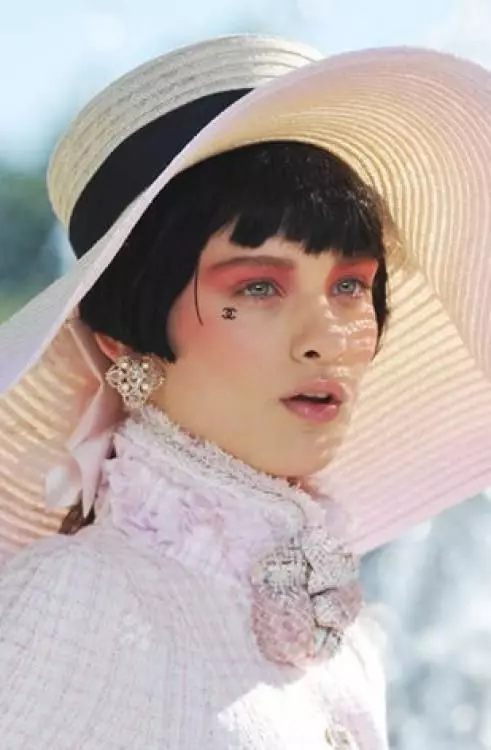 Gaya Coco Chanel ing Foto Foto (82 Foto): Fitur lan Ciri khas karakteristik 3677_61