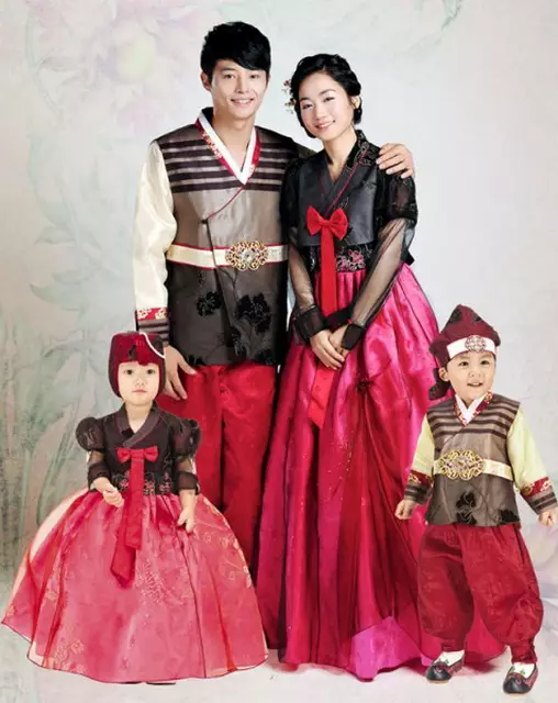 Pakaian Gaya Korea untuk Girls (45 Foto): Ciri-ciri 3695_10
