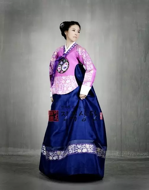 Pakaian Gaya Korea untuk Girls (45 Foto): Ciri-ciri 3695_7