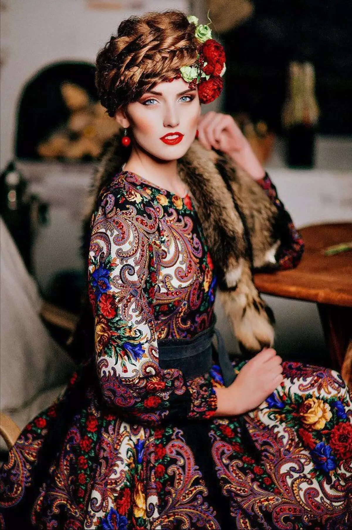 러시아 스타일의 옷 (99 사진) : 슬라브 및 러시아 - 민속 스타일, 이반카, 겉옷 3714_18