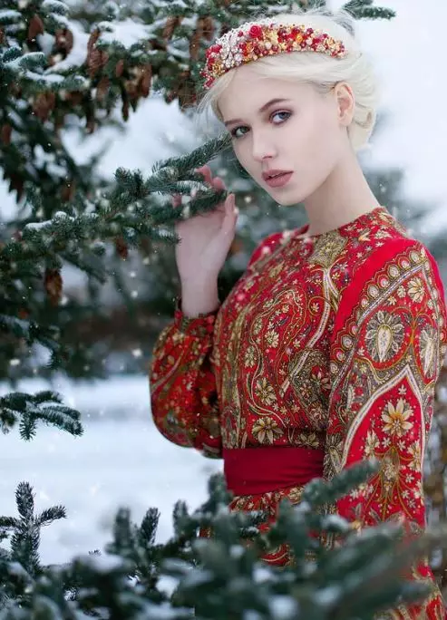 Russische kleding (99 foto's): Slavische en Russische folk-stijl, Ivanka, bovenkleding 3714_19