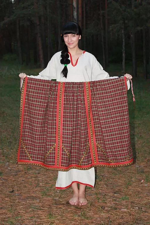 Russische kleding (99 foto's): Slavische en Russische folk-stijl, Ivanka, bovenkleding 3714_29