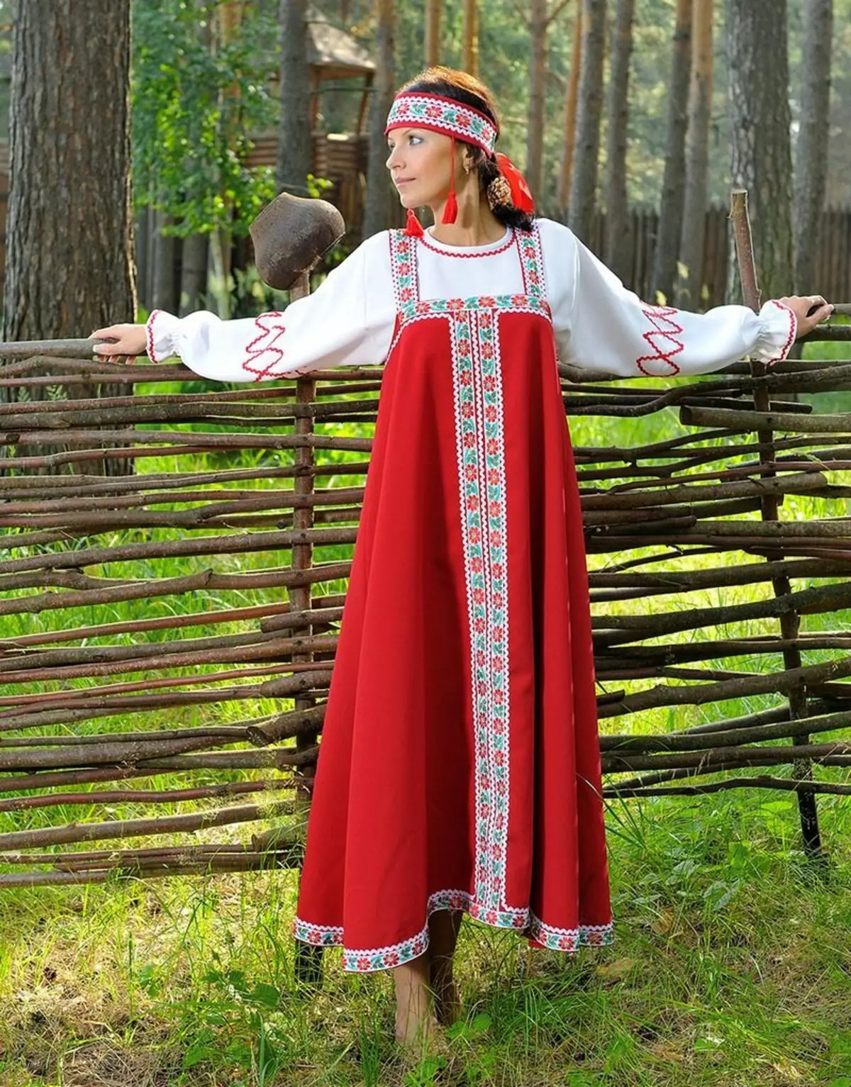 러시아 스타일의 옷 (99 사진) : 슬라브 및 러시아 - 민속 스타일, 이반카, 겉옷 3714_77