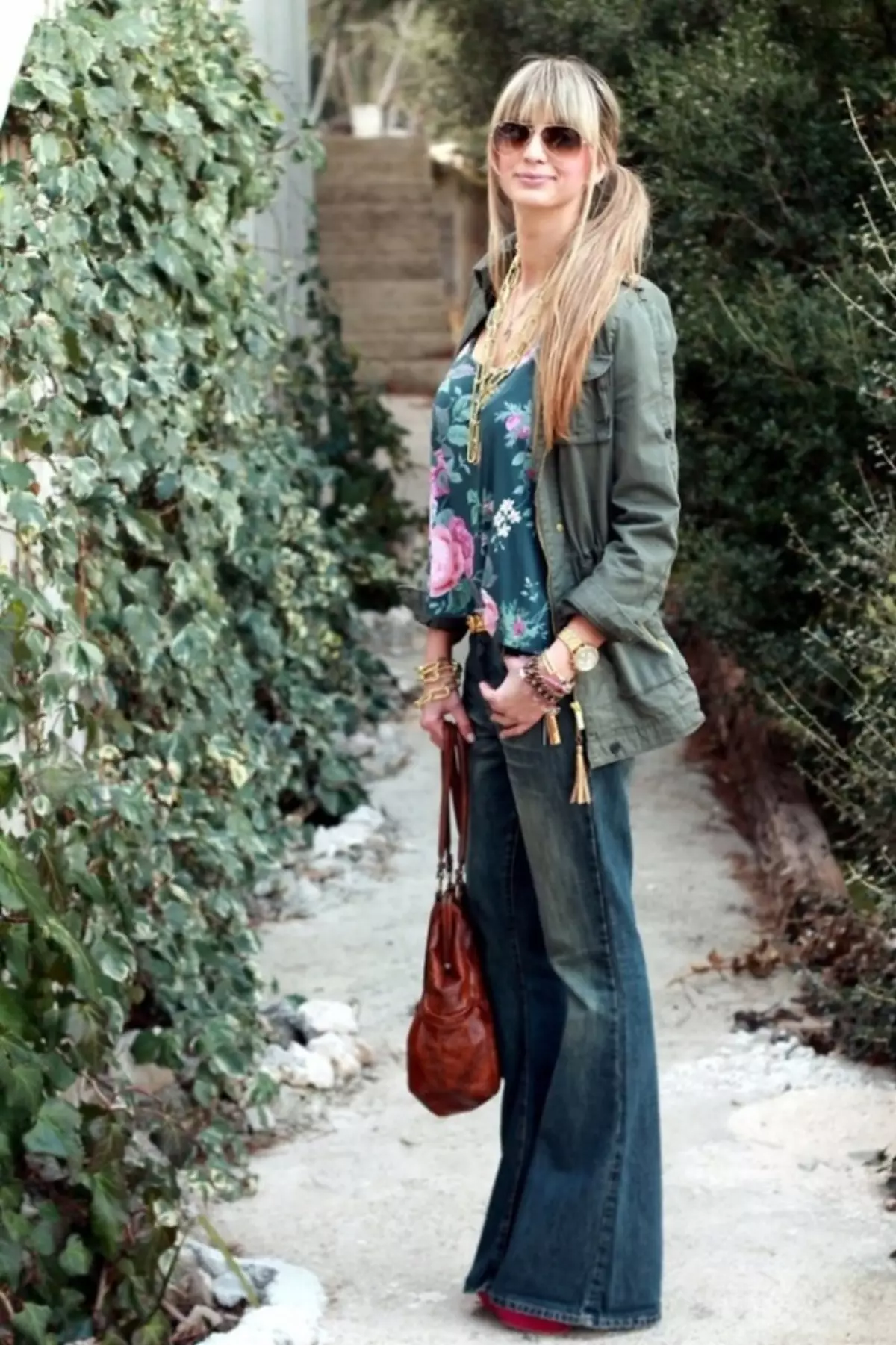 Hippie styl v oděvu (87 fotek): Úvody oblečení a dekorace, jak vytvořit svůj styl dívkám 3717_46