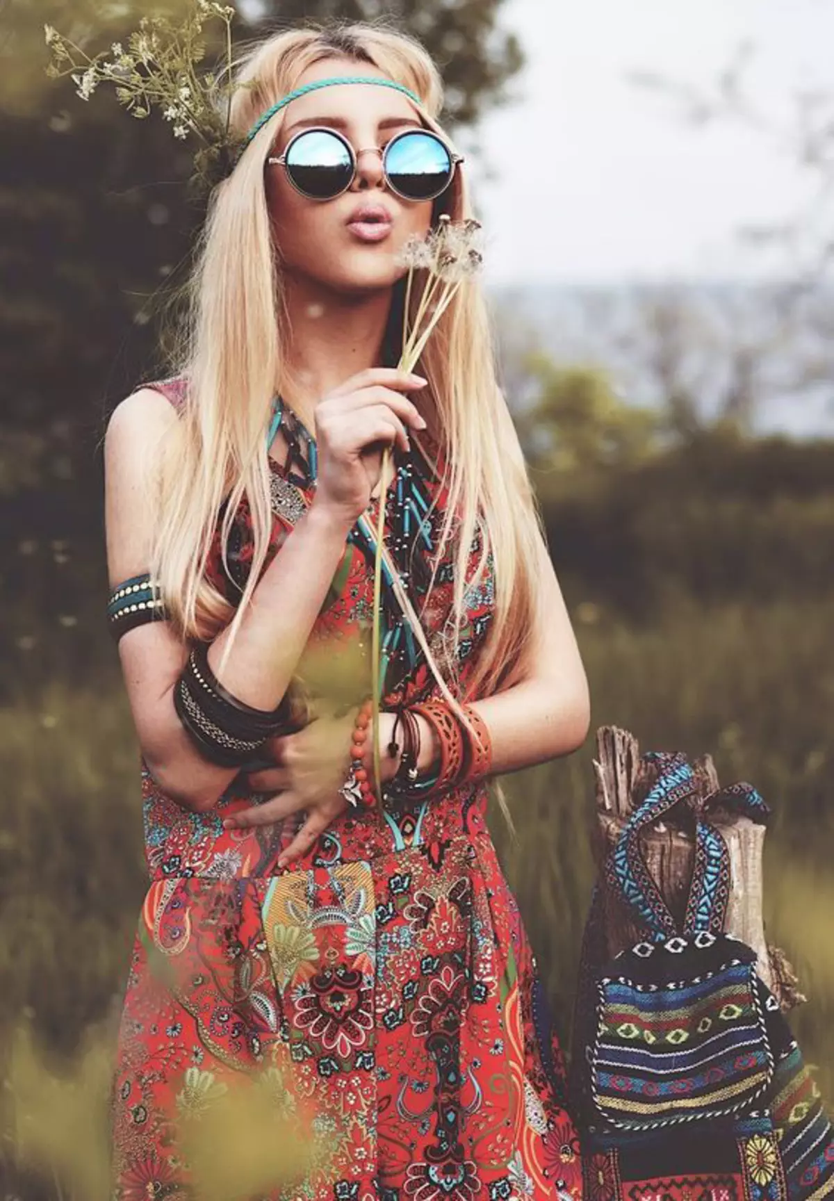 Hippie stil i klær (87 bilder): Funksjoner av klær og dekorasjoner, hvordan lage din stil til jenter 3717_5