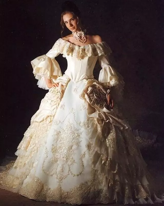 Viktoriánus stílus ruházatban (57 fotó): A stílus elemei a modern női ruhákban, a viktoriánus korszak jellemzői 3718_13