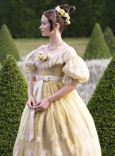 Viktoriánus stílus ruházatban (57 fotó): A stílus elemei a modern női ruhákban, a viktoriánus korszak jellemzői 3718_16