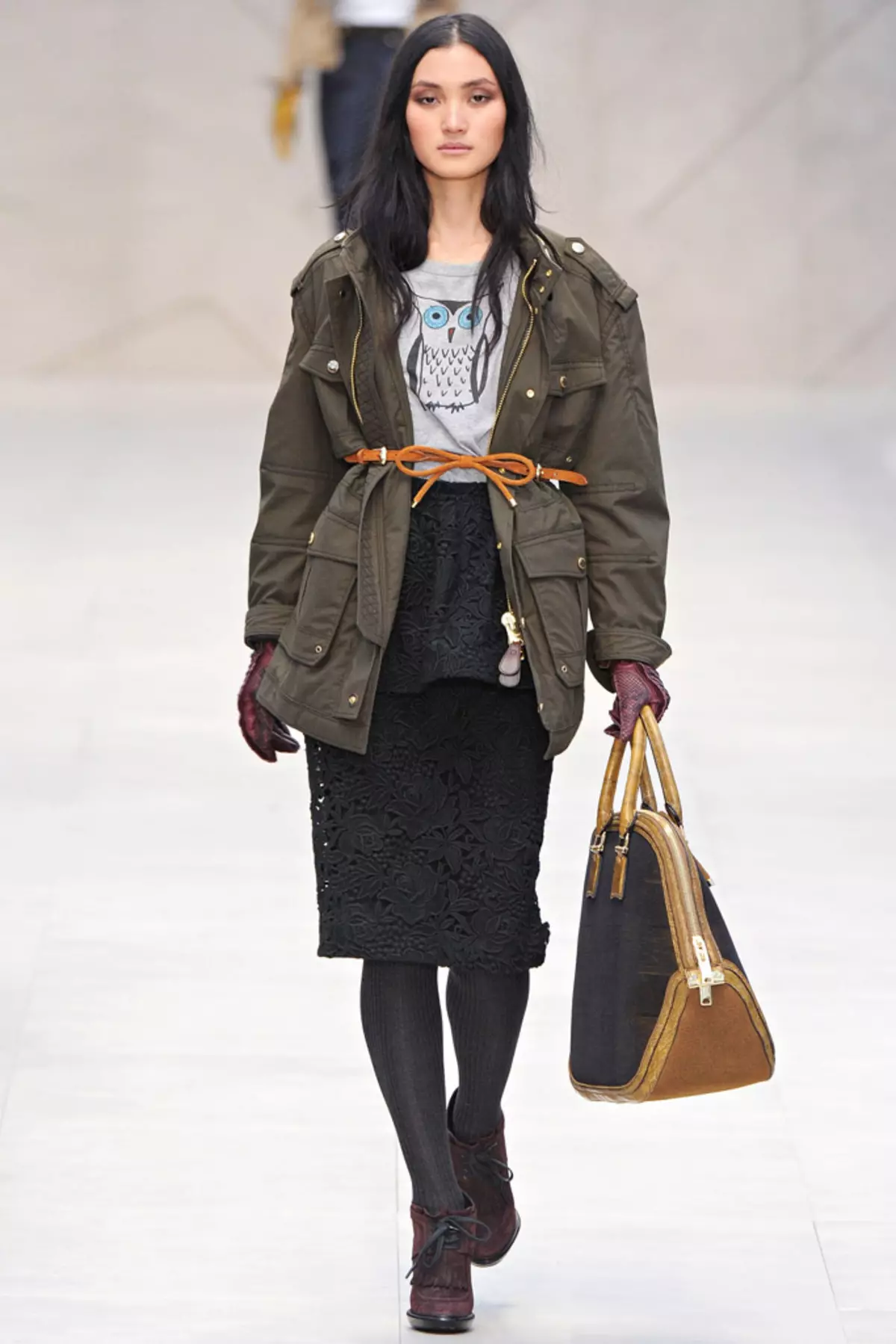 Burberry Парк (25 зураг): Эмэгтэй загвар өмсөгчдийн хүрэм 371_2
