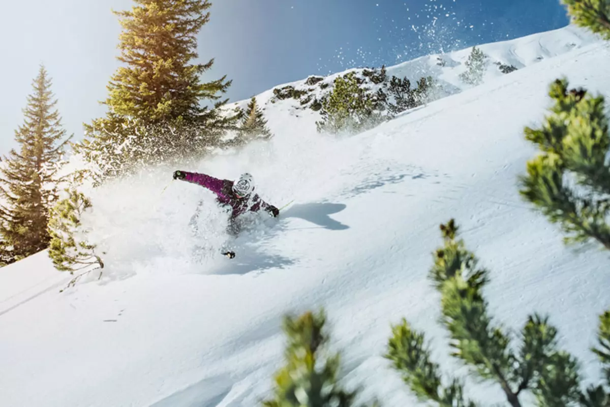 Colmar (56 fotos): esquí, chaqueta de mulleres e traxe, shorts 3722_16