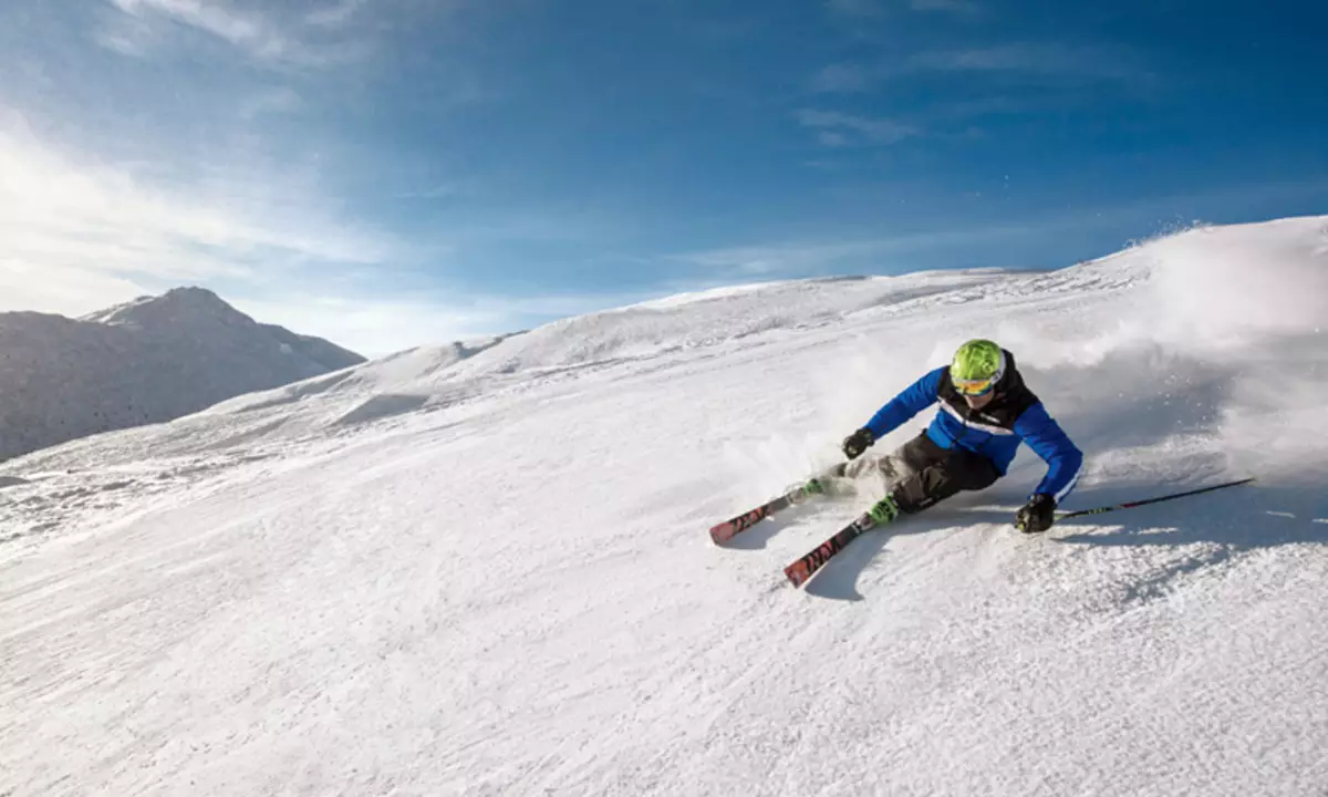Colmar (56 fotos): esquí, chaqueta de mulleres e traxe, shorts 3722_19