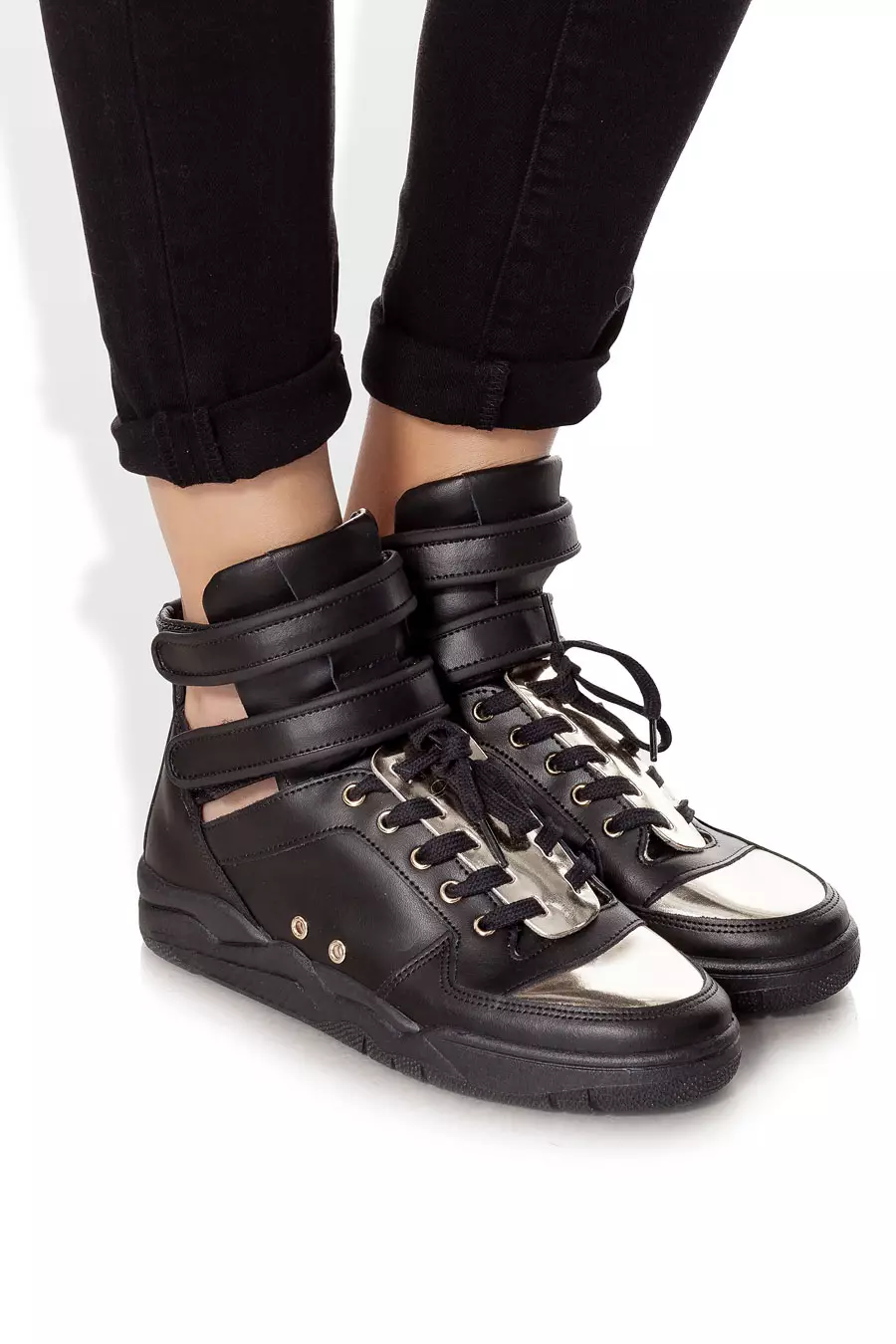 Chiara Ferragni (77 fotografij): Luna in druge čevlje, nahrbtnik in blagovne znamke, Sneakers pregledi 3728_52