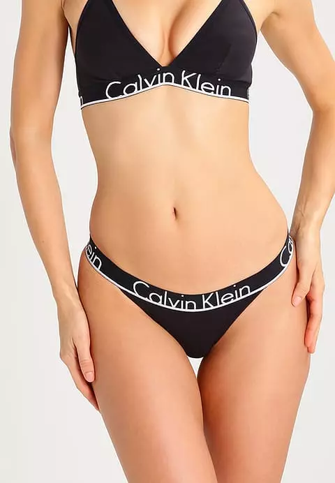Calvin Klein（122枚の写真）：ブランドの歴史、盛り合わせ、下着、衣料品、腕時計、広告キャンペーン 3730_66