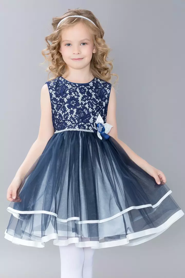 Φόρεμα για κορίτσια Baby Steen (50 φωτογραφίες): Μοντέλα με ακρωτήριο, παλτό και άλλα παιδικά ρούχα 3766_17