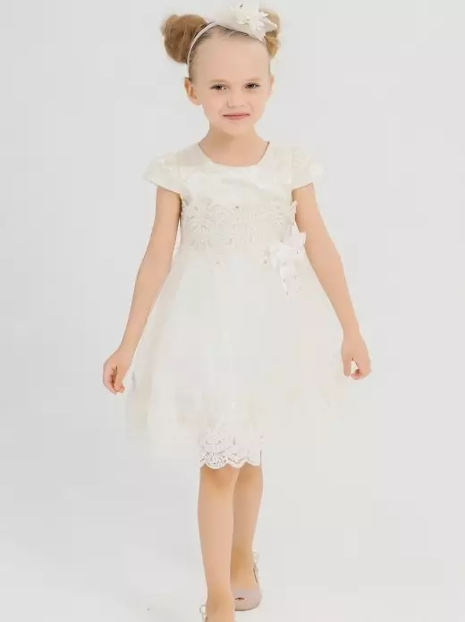 Gaun untuk anak perempuan Baby Steen (50 foto): Model dengan Cape, Coat dan pakaian anak-anak lainnya 3766_27