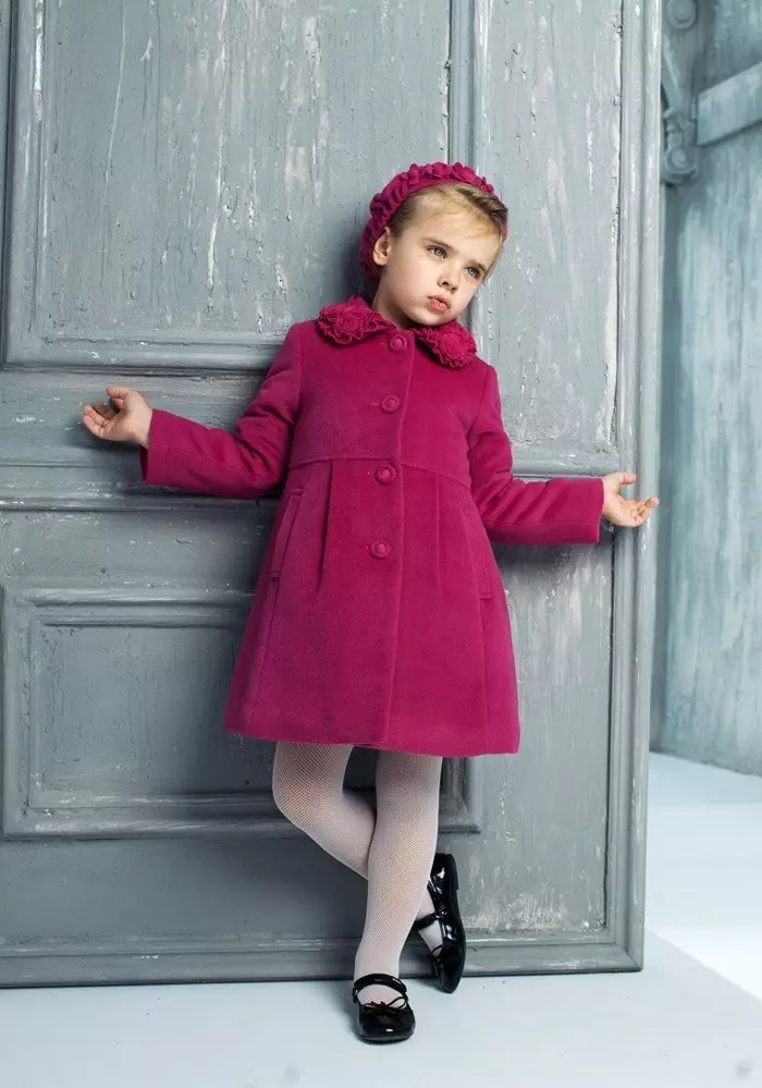 Vestido para nenas Baby Steen (50 fotos): Modelos con cabo, abrigo e roupa infantil 3766_30