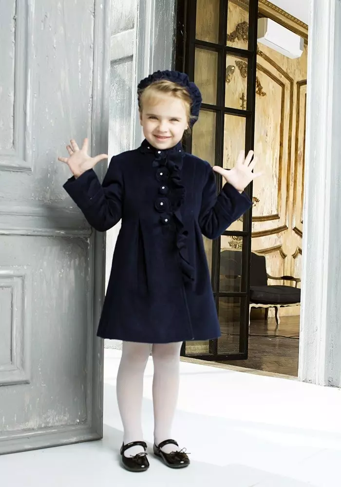 لباس برای دختران کودک استین (50 عکس): مدل های با کیپ، کت و دیگر لباس کودکان 3766_32