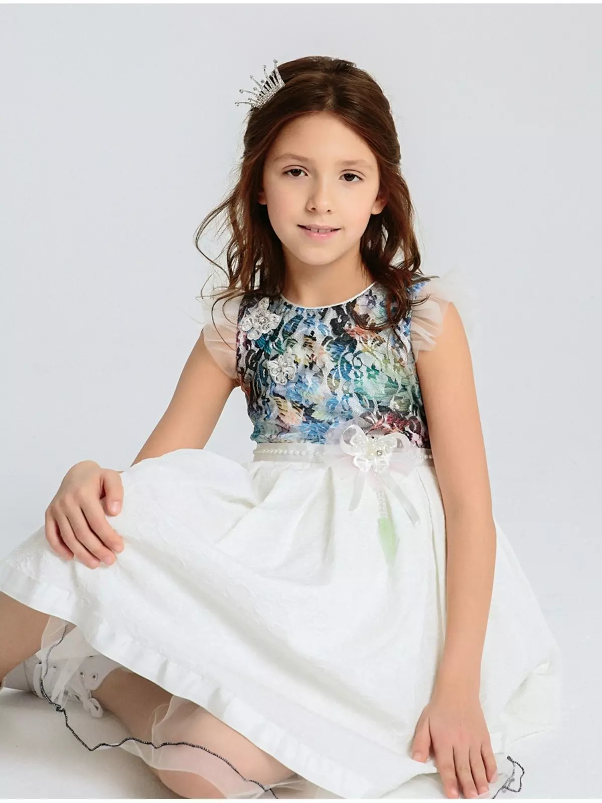 Φόρεμα για κορίτσια Baby Steen (50 φωτογραφίες): Μοντέλα με ακρωτήριο, παλτό και άλλα παιδικά ρούχα 3766_41