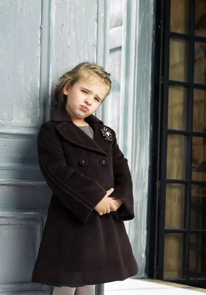 Šaty pre dievčatá Baby Steen (50 fotografií): modely s mys, kabát a iné detské oblečenie 3766_42