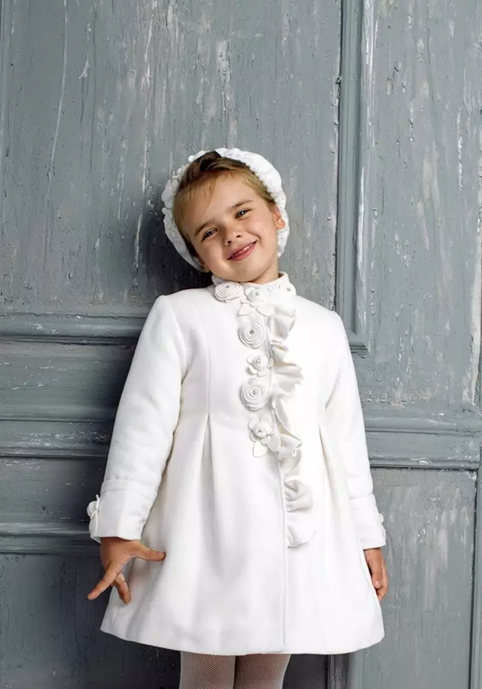 لباس برای دختران کودک استین (50 عکس): مدل های با کیپ، کت و دیگر لباس کودکان 3766_43