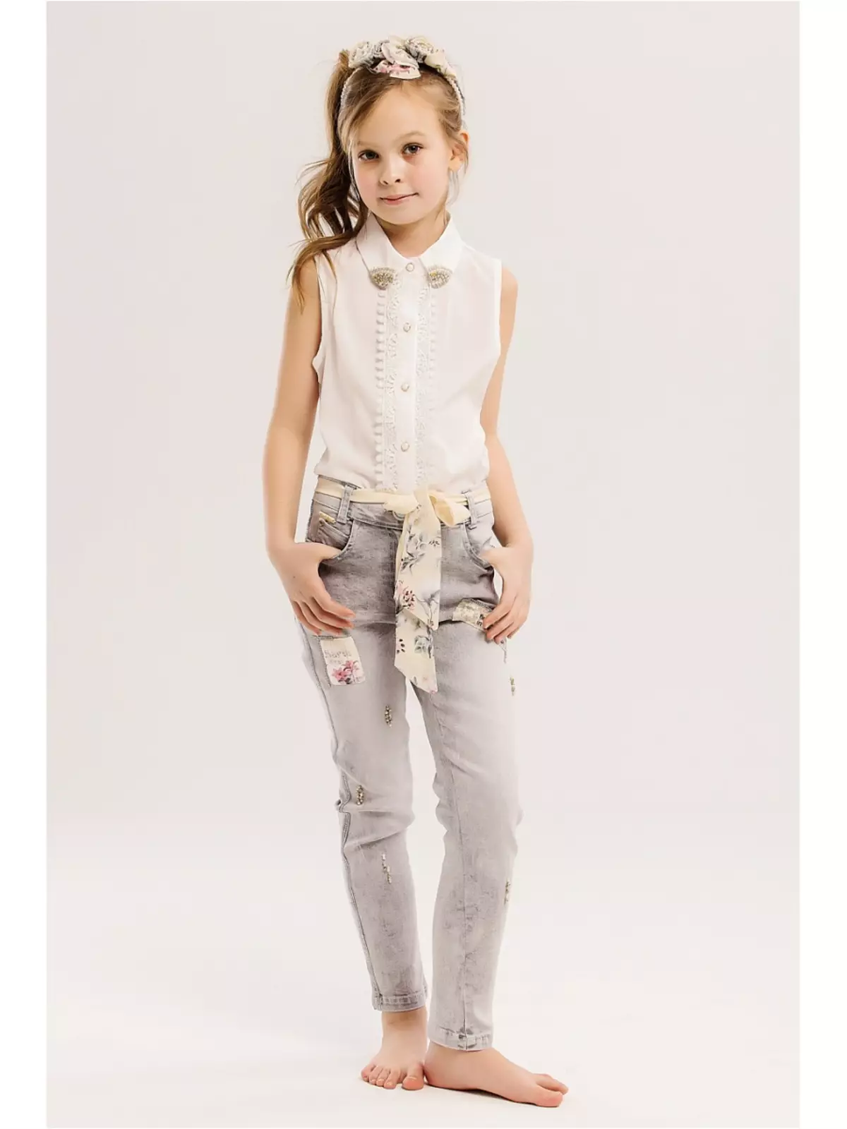 Dress for Girls Baby Steen (50 Fotók): Modellek Cape, Coat és más Gyermekruházat 3766_7