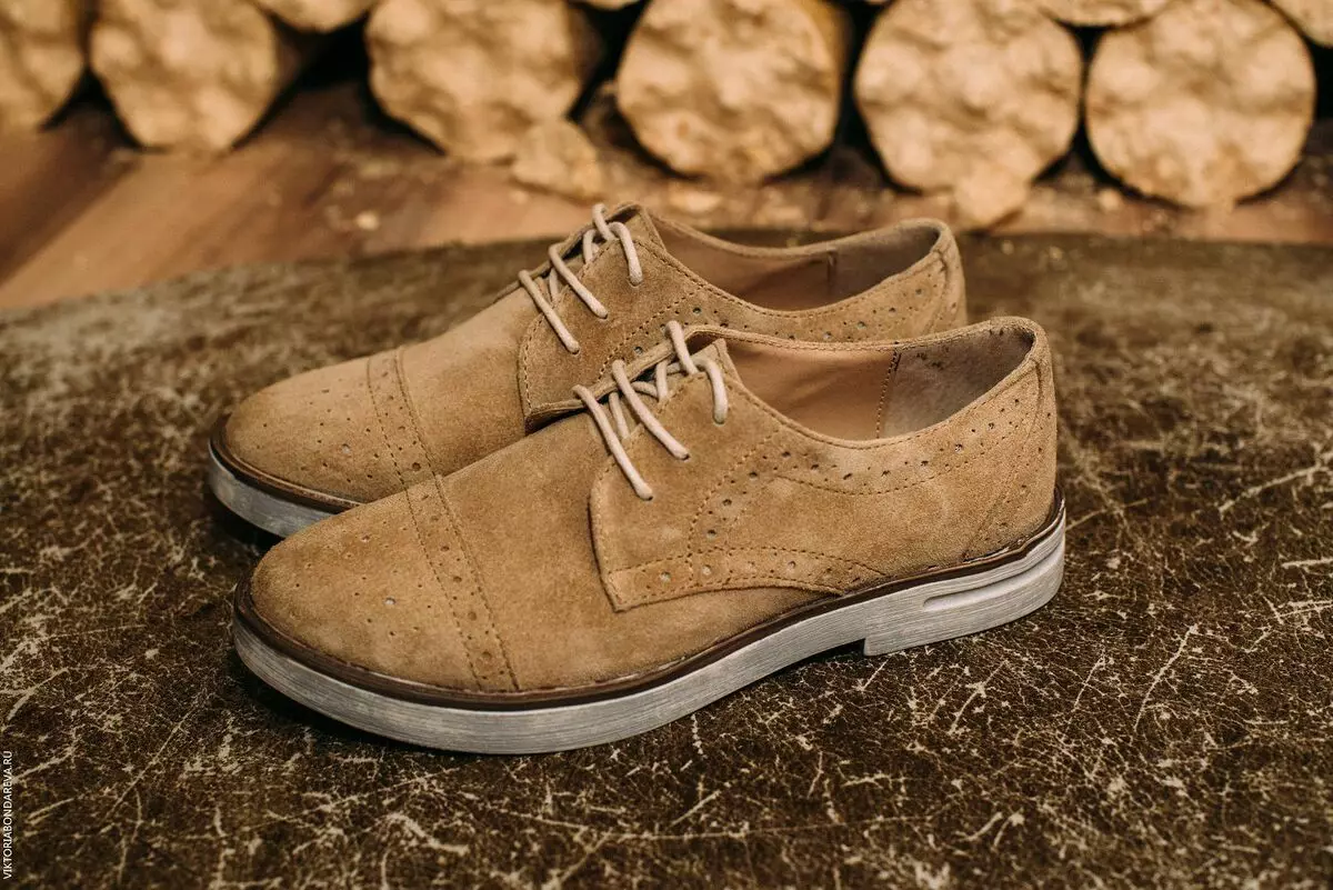 รองเท้า Basarab (71 รูป): รุ่นที่ทันสมัยและมีสไตล์ของรองเท้าความคิดเห็นของโรงงาน 3773_29