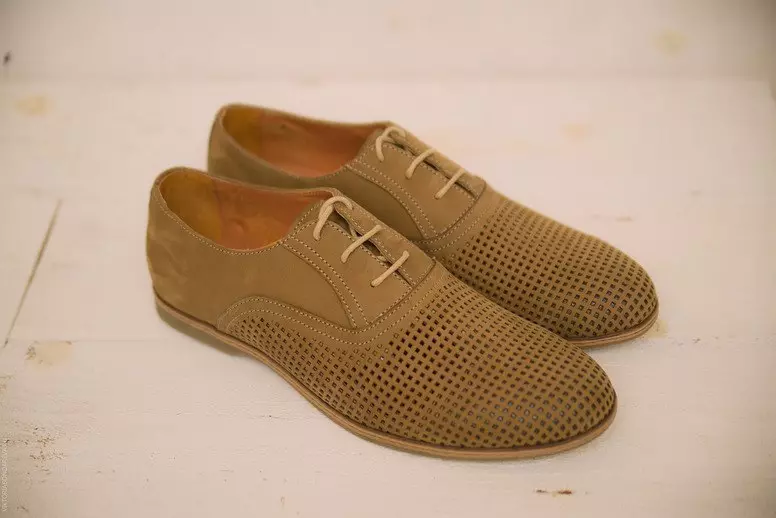 รองเท้า Basarab (71 รูป): รุ่นที่ทันสมัยและมีสไตล์ของรองเท้าความคิดเห็นของโรงงาน 3773_63