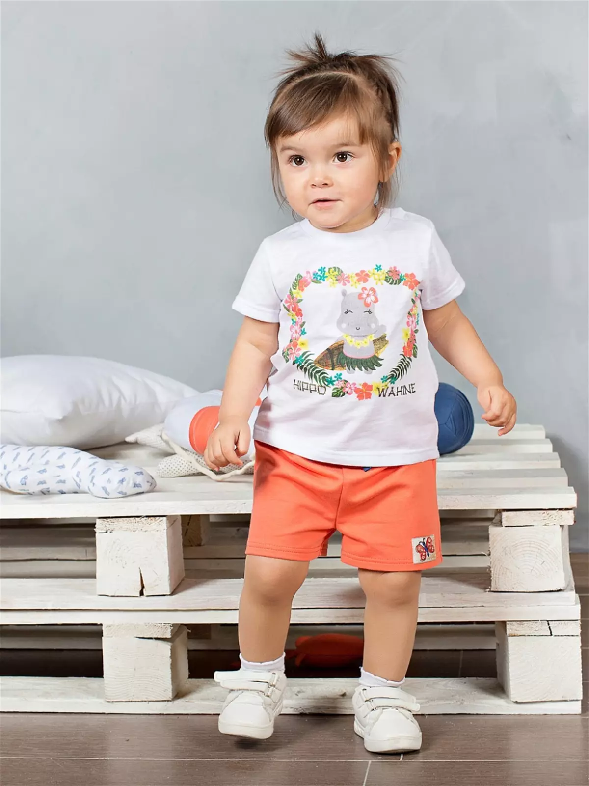 Bossa Nova (52 bilder): Barnkläder för nyfödda, pyjamas och kropp, hatt och jumpsuit, kvalitet om kvalitet 3775_19