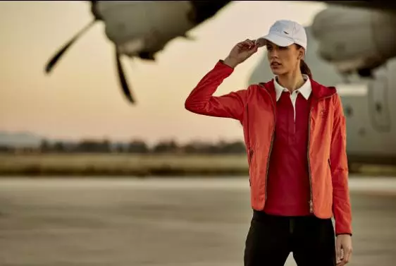 Aeronautica Militare（51写真）：ポロTシャツ、野球帽、ショートパンツ、靴、ジャケット、バッグ、スウェットシャツ、ブランドからのズボン 3780_12